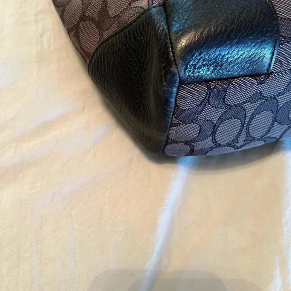 Coach Signature tote - Picture 6 of 9